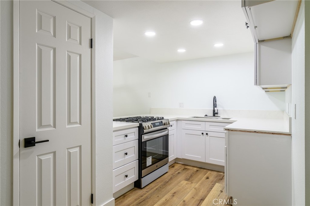 19132 Shoreline Lane, Unit 8 Huntington Beach, CA 92648 - Photo 16 of 32