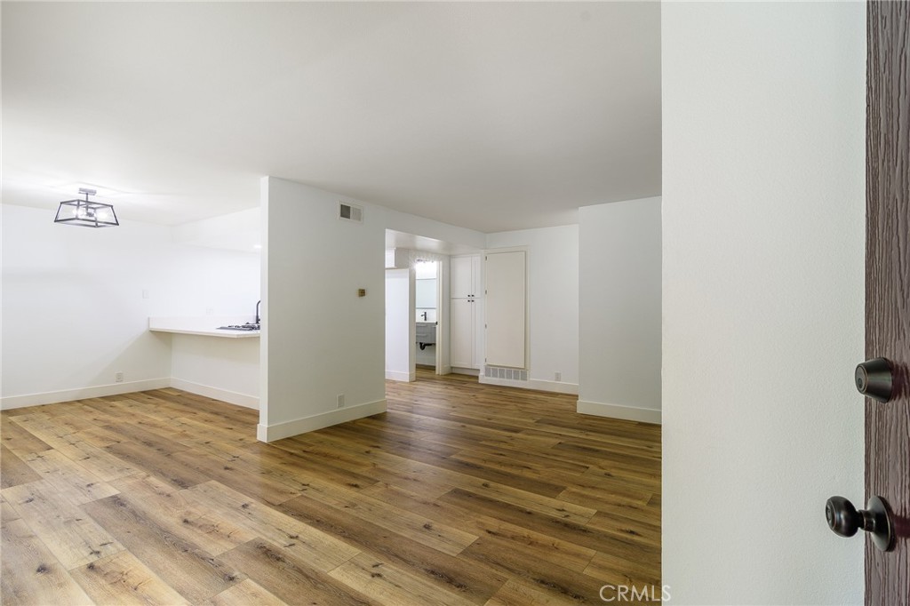 19132 Shoreline Lane, Unit 8 Huntington Beach, CA 92648 - Photo 6 of 32