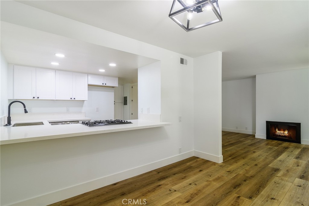 19132 Shoreline Lane, Unit 8 Huntington Beach, CA 92648 - Photo 9 of 32