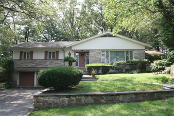 10 Doncaster Road Lynnfield, MA 01940 - Photo 1 of 1 Gallery Image 1