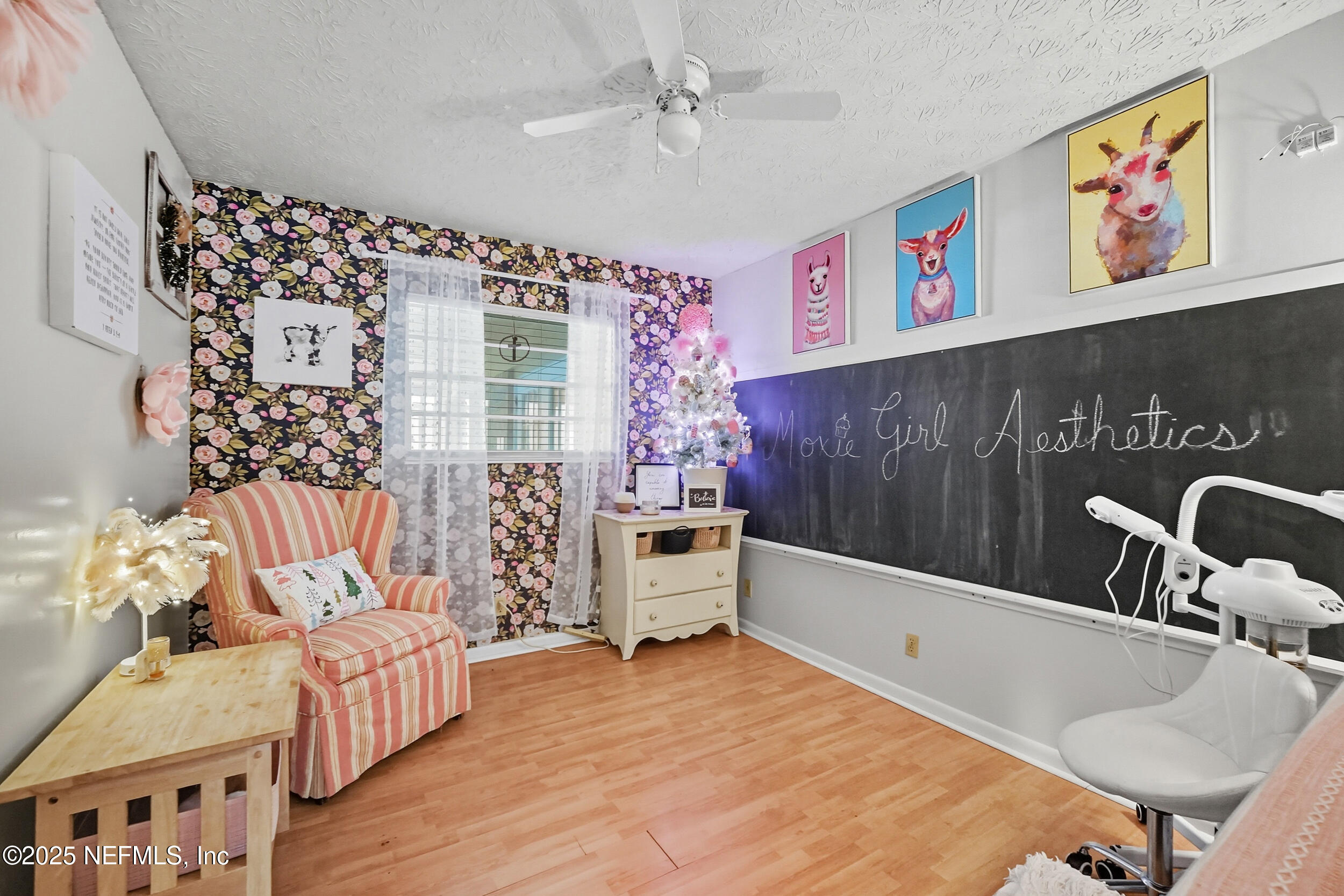 5396 Golf Course Drive Jacksonville, FL 32277 - Photo 34 of 62 a bathroom with a bathtub sink and mirror