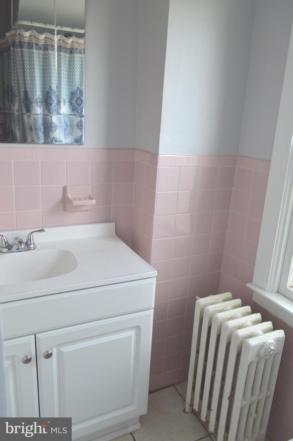 325 West Knowlton Road Media, PA 19063 - Photo 34 of 52 Bathroom