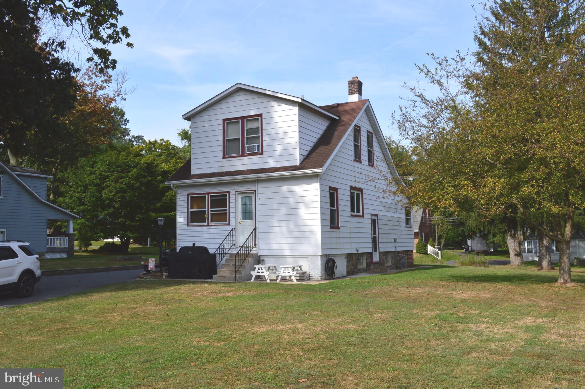 325 West Knowlton Road Media, PA 19063 - Photo 40 of 52 Large yard