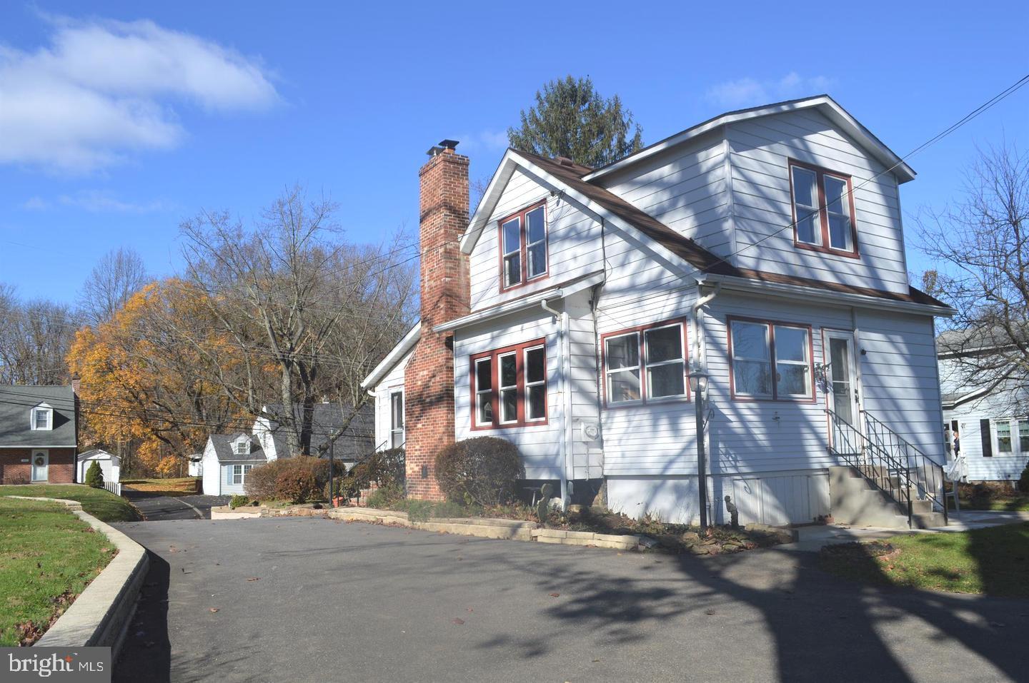 325 West Knowlton Road Media, PA 19063 - Photo 6 of 52 side view