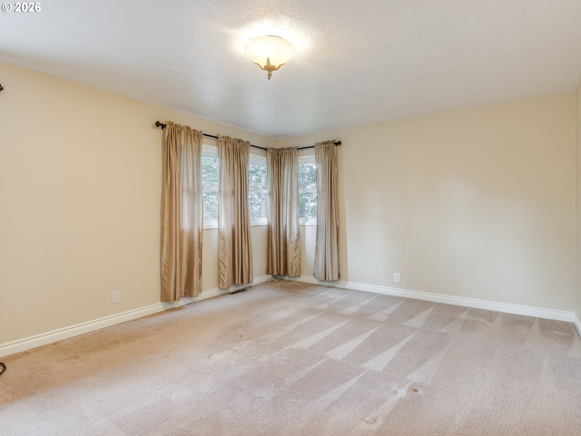 48140 Southeast Linhart Butte Road Sandy, OR 97055 - Photo 22 of 47 a view of an empty room with a window