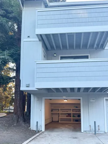 a view of entryway and hall