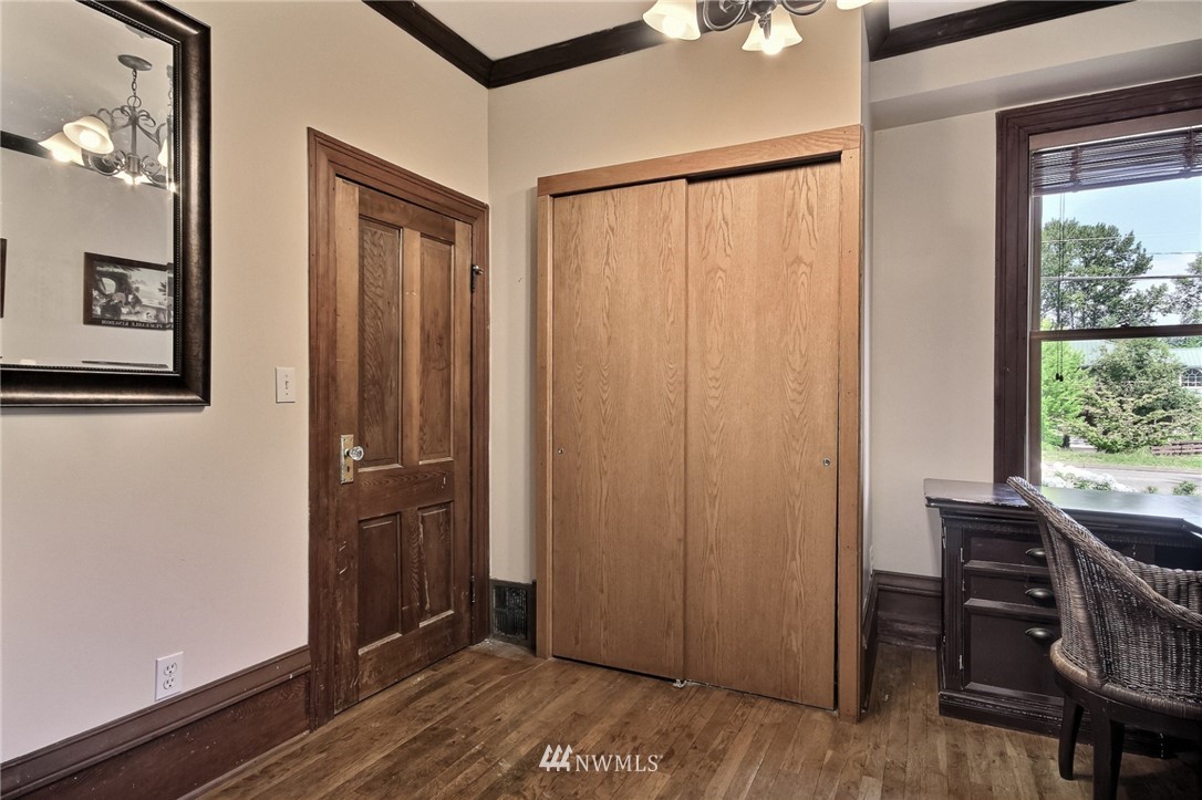 10329 East Riverside Drive Bothell, WA 98011 - Photo 12 of 15