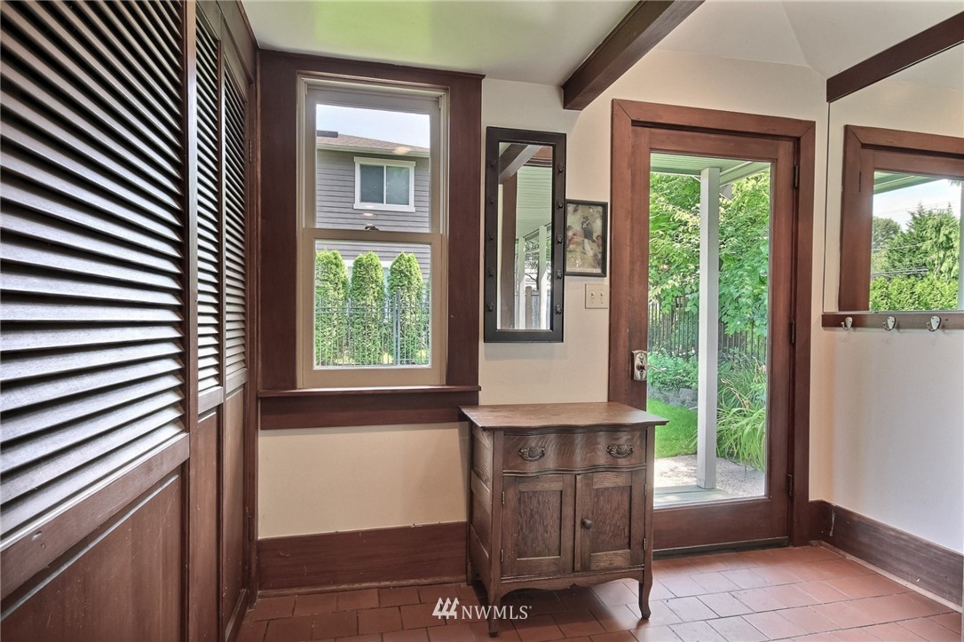 10329 East Riverside Drive Bothell, WA 98011 - Photo 13 of 15
