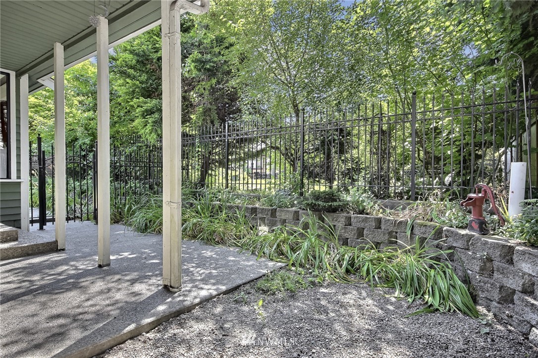 10329 East Riverside Drive Bothell, WA 98011 - Photo 15 of 15