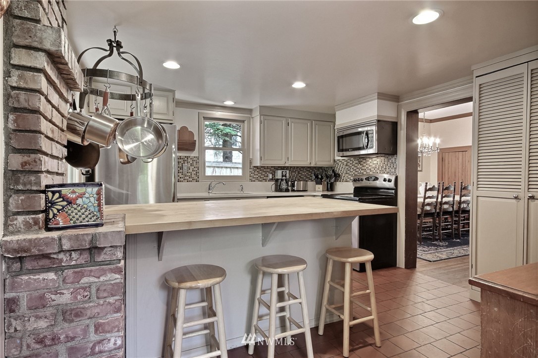 10329 East Riverside Drive Bothell, WA 98011 - Photo 5 of 15