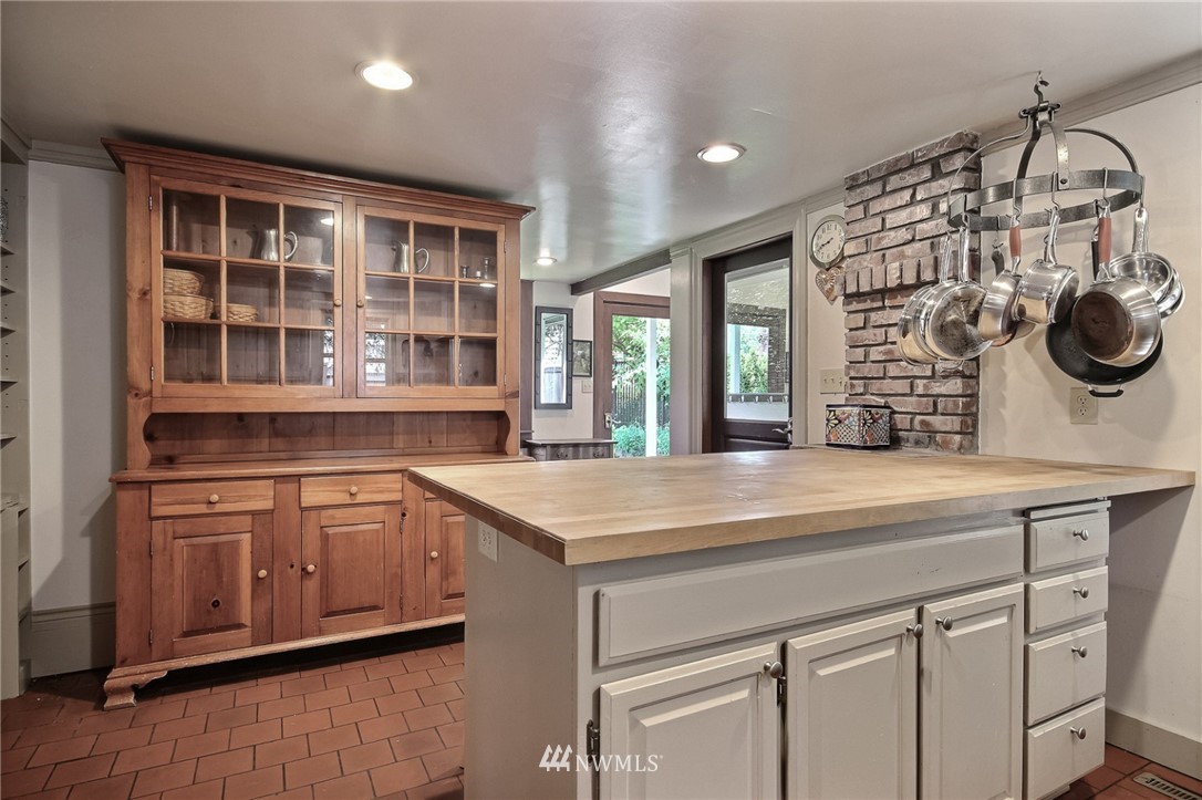 10329 East Riverside Drive Bothell, WA 98011 - Photo 6 of 15