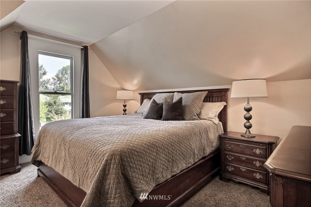 10329 East Riverside Drive Bothell, WA 98011 - Photo 8 of 15