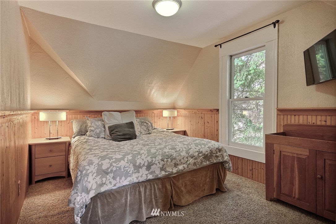 10329 East Riverside Drive Bothell, WA 98011 - Photo 9 of 15