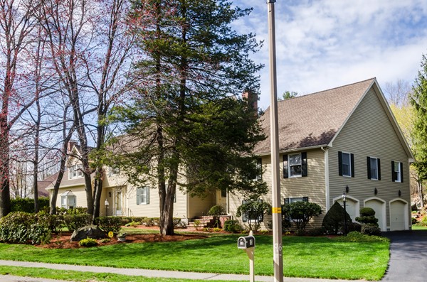 23 Solomon Pierce Road Lexington, MA 02420 - Photo 2 of 26 a front view of a house with garden