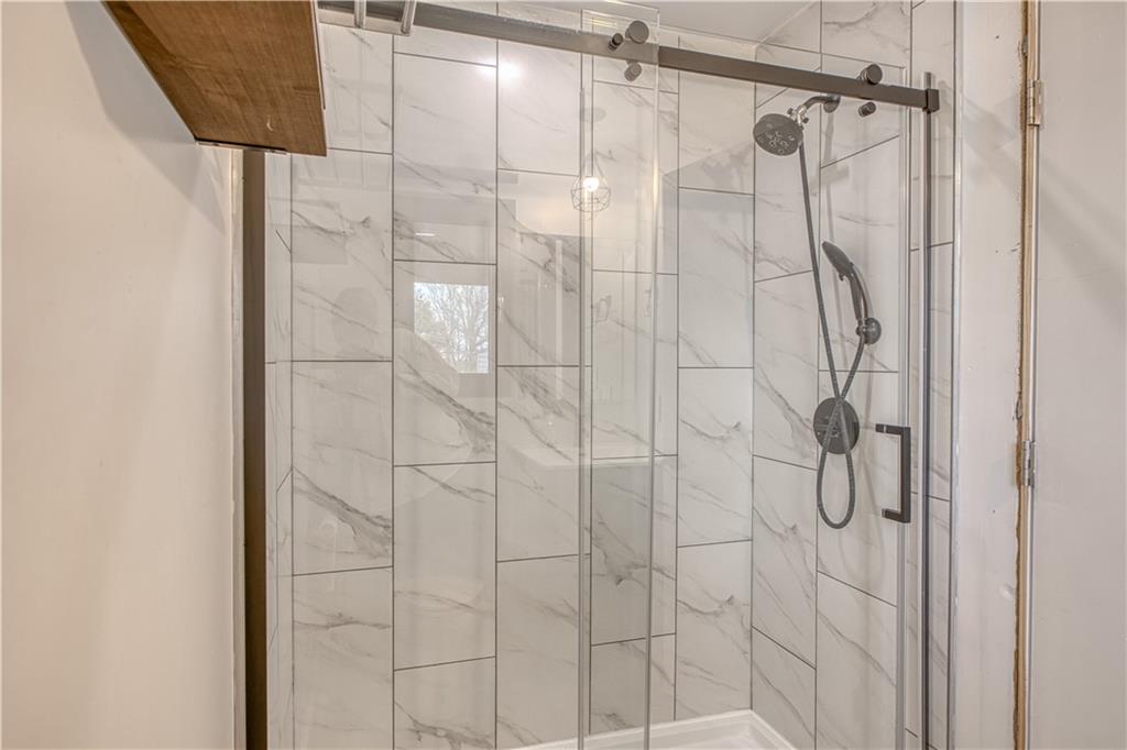 2523 Southeast Wyandotte Road Columbus, KS 66725 - Photo 11 of 29