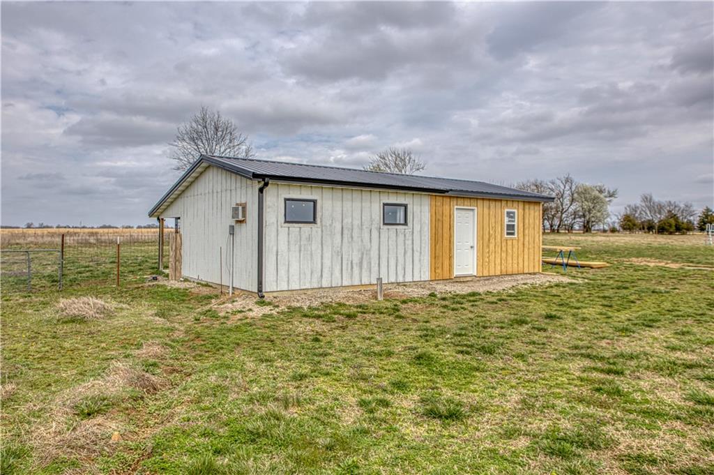 2523 Southeast Wyandotte Road Columbus, KS 66725 - Photo 23 of 29