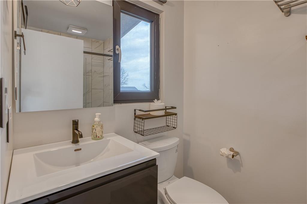 2523 Southeast Wyandotte Road Columbus, KS 66725 - Photo 10 of 29