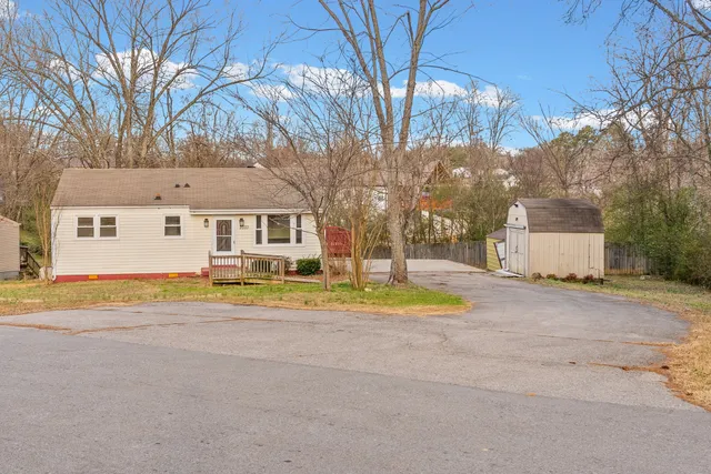 $1,395 | 2033 Laura Drive, Clarksville, TN 37042