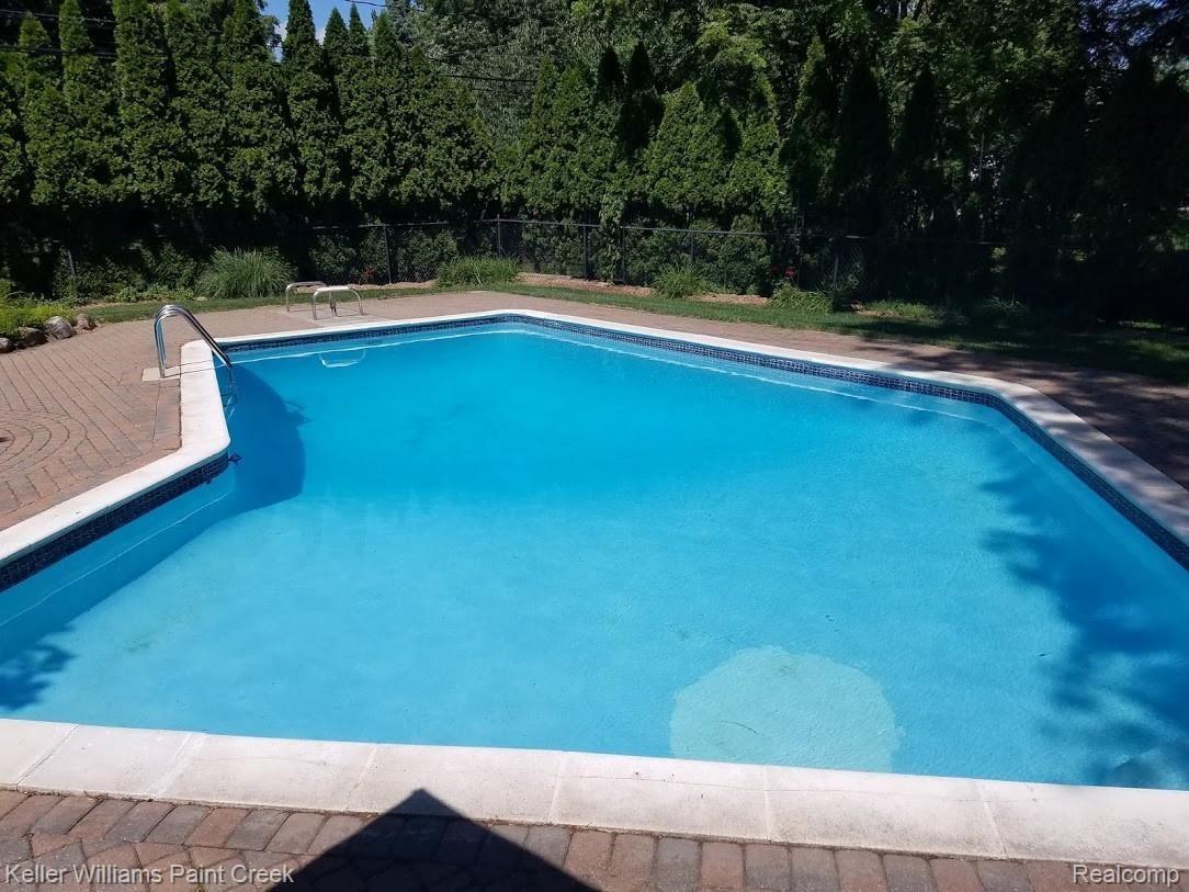 2210 Kingsford Road Rochester, MI 48309 - Photo 8 of 34 20190807_145346.jpg