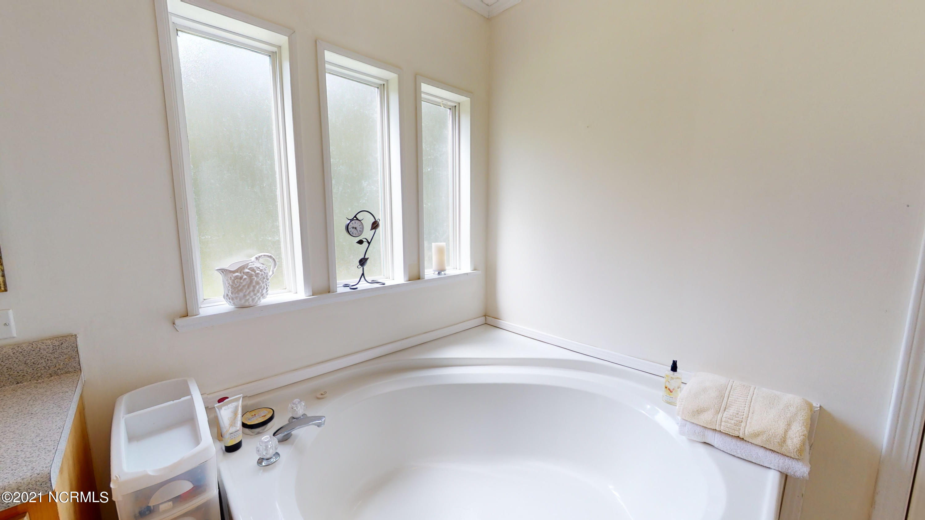 375 Shoo Fly Road New Bern, NC 28560 - Photo 48 of 77 Master Bath