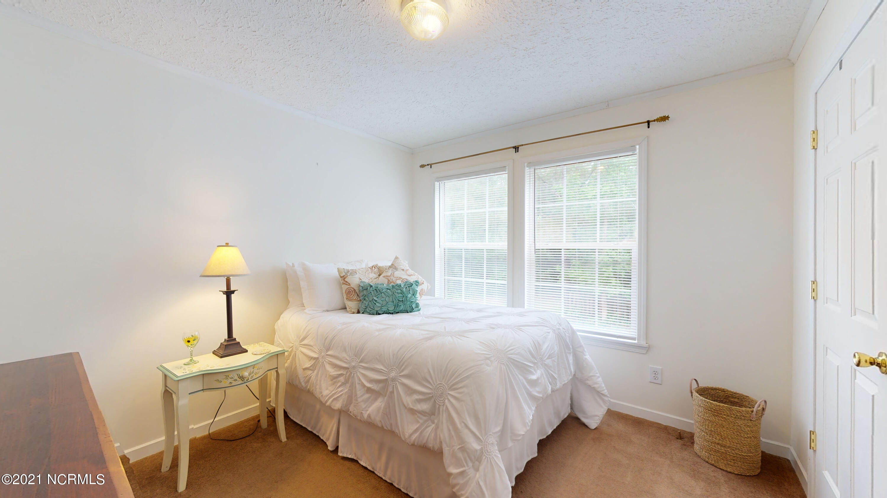 375 Shoo Fly Road New Bern, NC 28560 - Photo 54 of 77 Guest Room