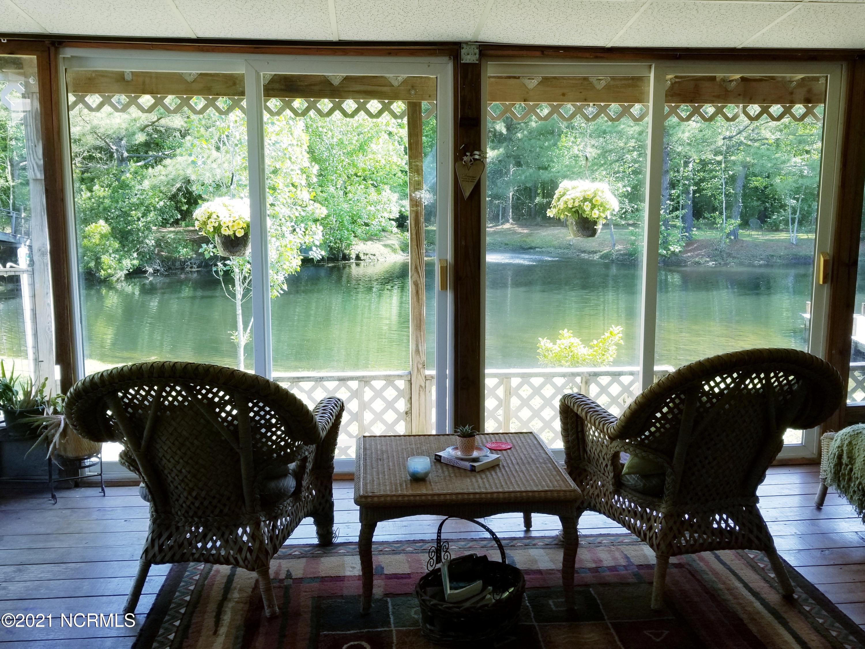 375 Shoo Fly Road New Bern, NC 28560 - Photo 6 of 77 Screened Porch