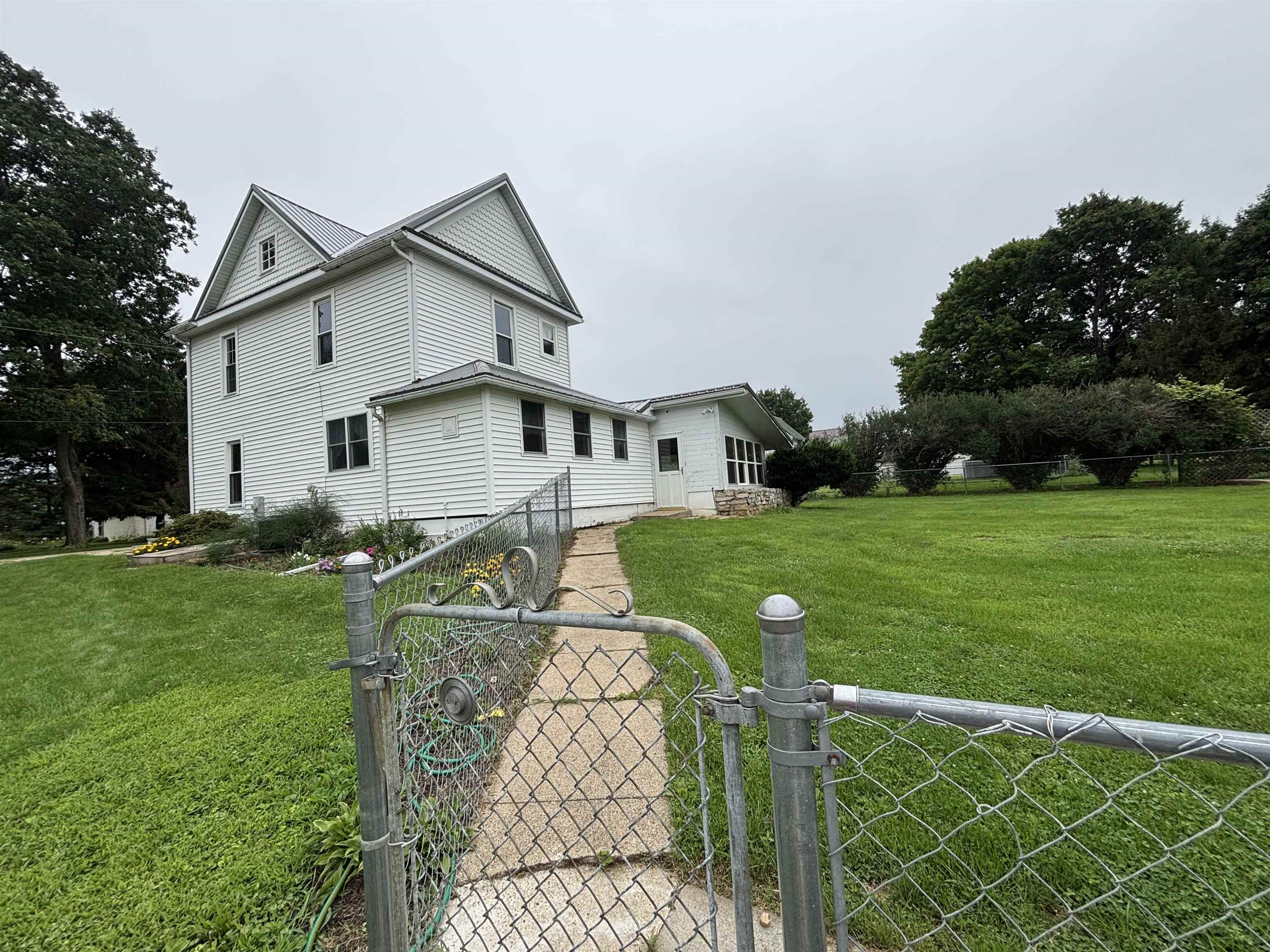 210 Commerce Street Rewey, WI 53580 - Photo 10 of 62 Gallery Image 10