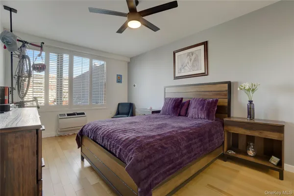 $799,000 | 91-16 Shore Front Parkway, Unit 5D | Hammels