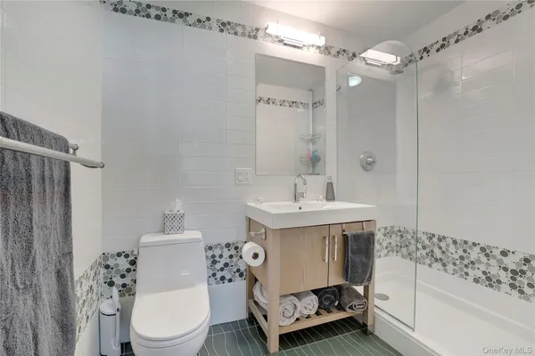 $799,000 | 91-16 Shore Front Parkway, Unit 5D | Hammels