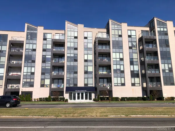 $799,000 | 91-16 Shore Front Parkway, Unit 5D | Hammels