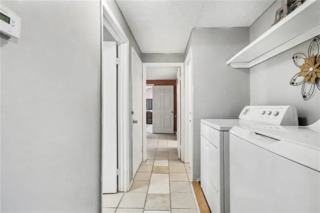 a view of utility room