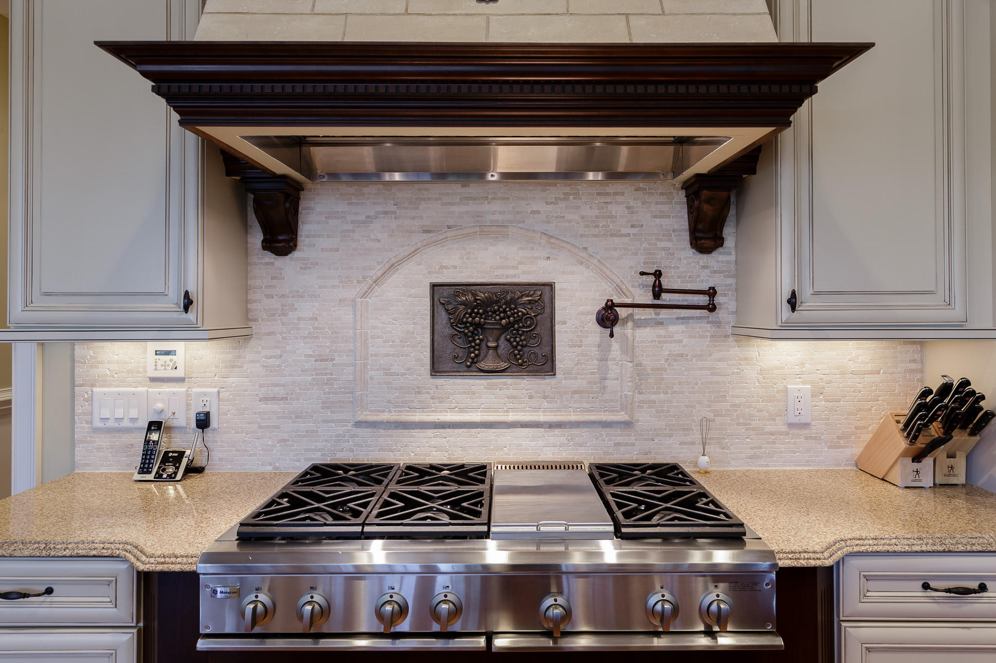 8 Spring Valley Court Pinehurst, NC 28374 - Photo 7 of 48 Kitchen Cooktop