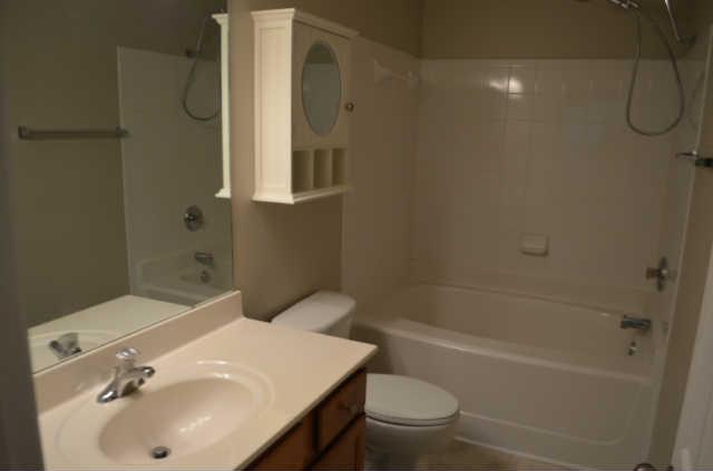 3535 Bell Road, Unit 906 Nashville, TN 37214 - Photo 11 of 19 Spacious full bath includes garden tub and updated fixtures.
