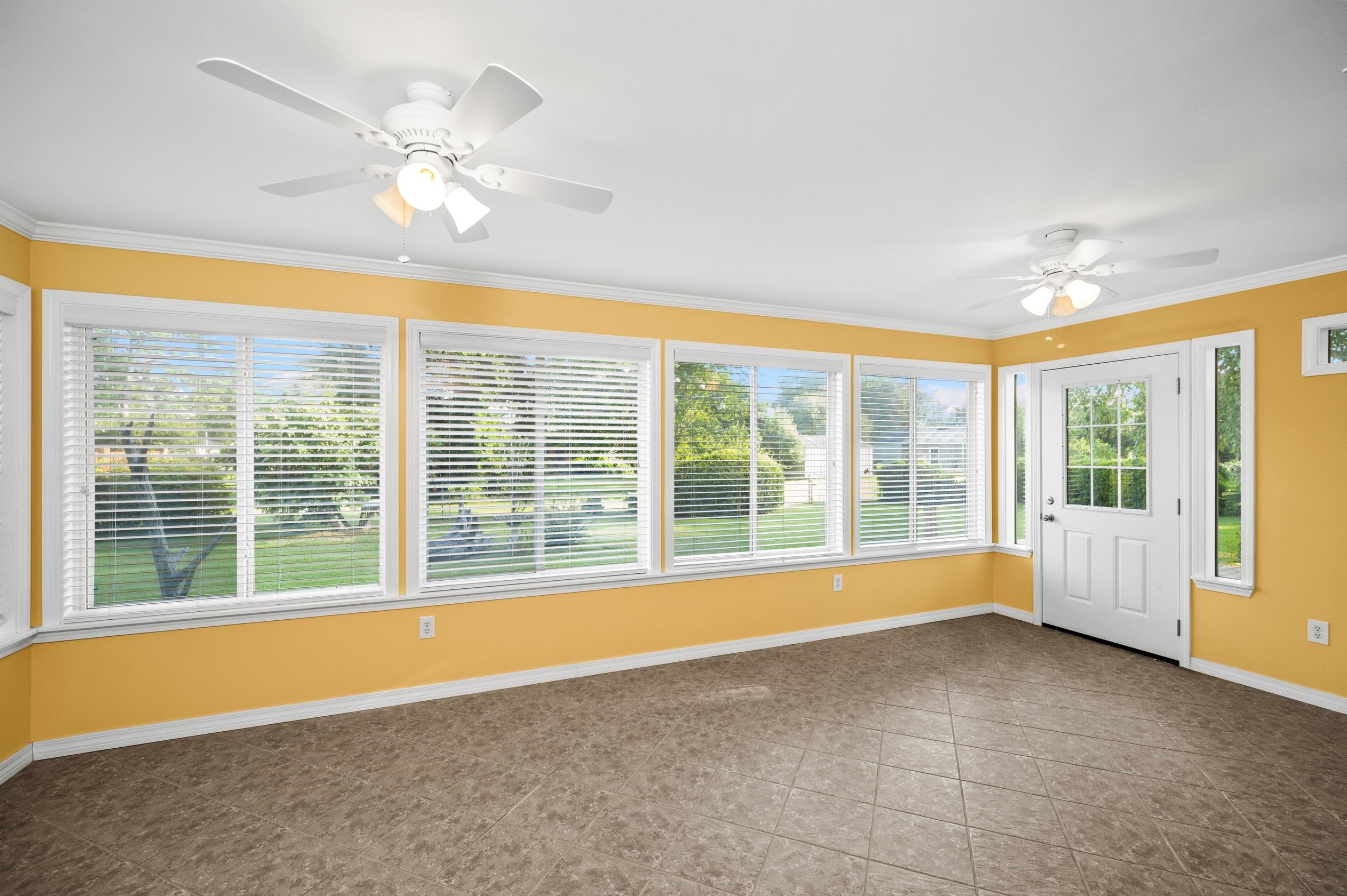 303 West Palm Avenue Foley, AL 36535 - Photo 9 of 32 Sun Room