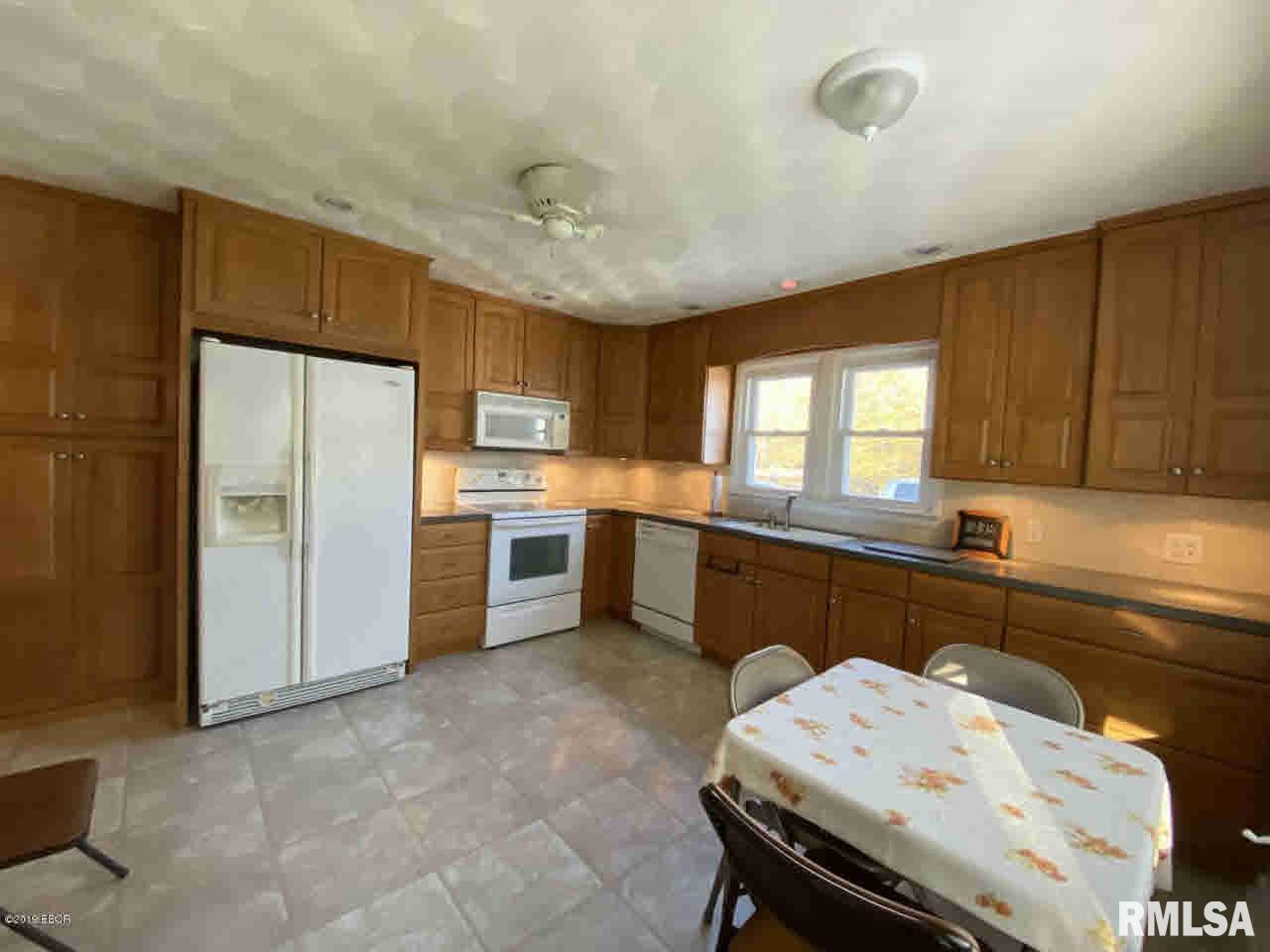 204 Green Road Murphysboro, IL 62966 - Photo 2 of 30