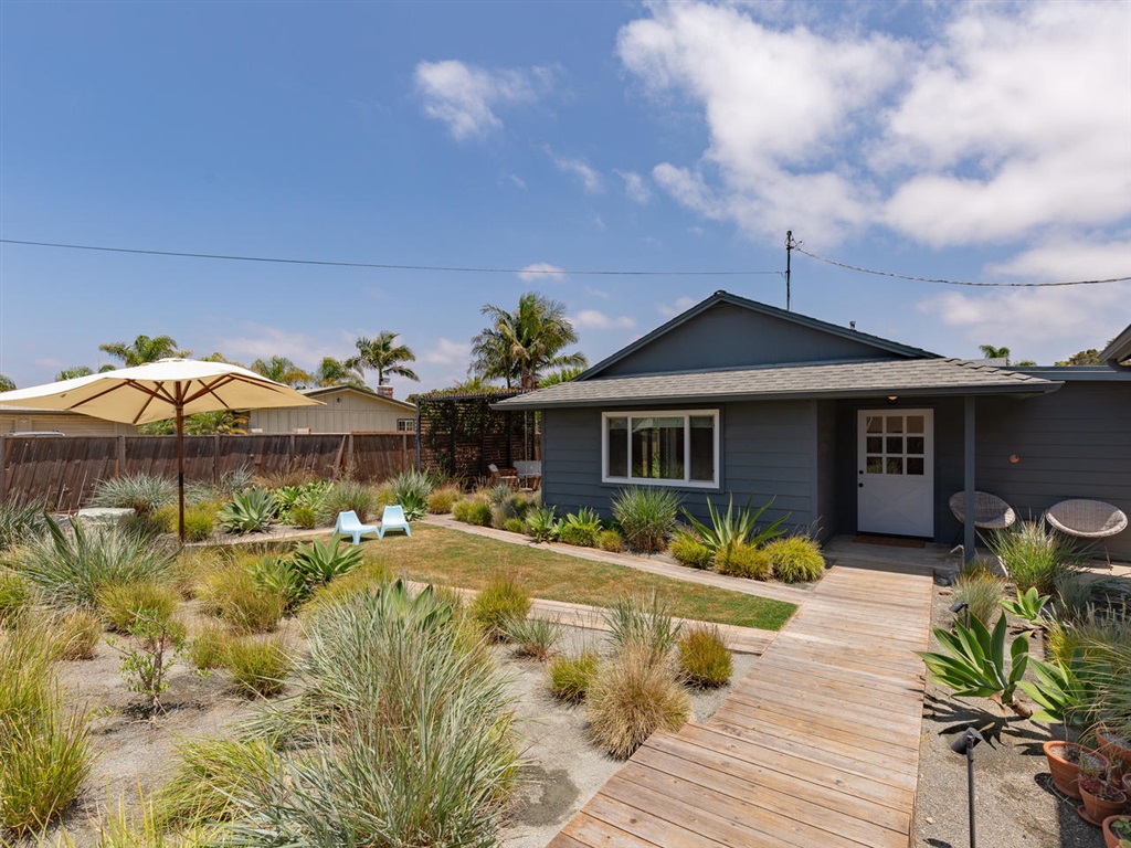 1452 Ridgeway Street Oceanside, CA 92054 - Photo 1 of 25 Gallery Image 1
