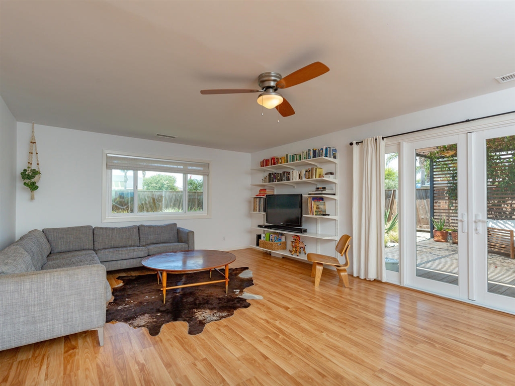 1452 Ridgeway Street Oceanside, CA 92054 - Photo 3 of 25 Gallery Image 3
