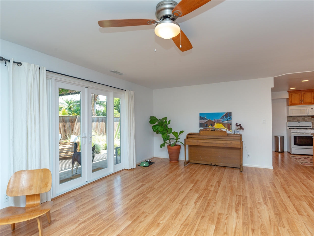 1452 Ridgeway Street Oceanside, CA 92054 - Photo 4 of 25 Gallery Image 4