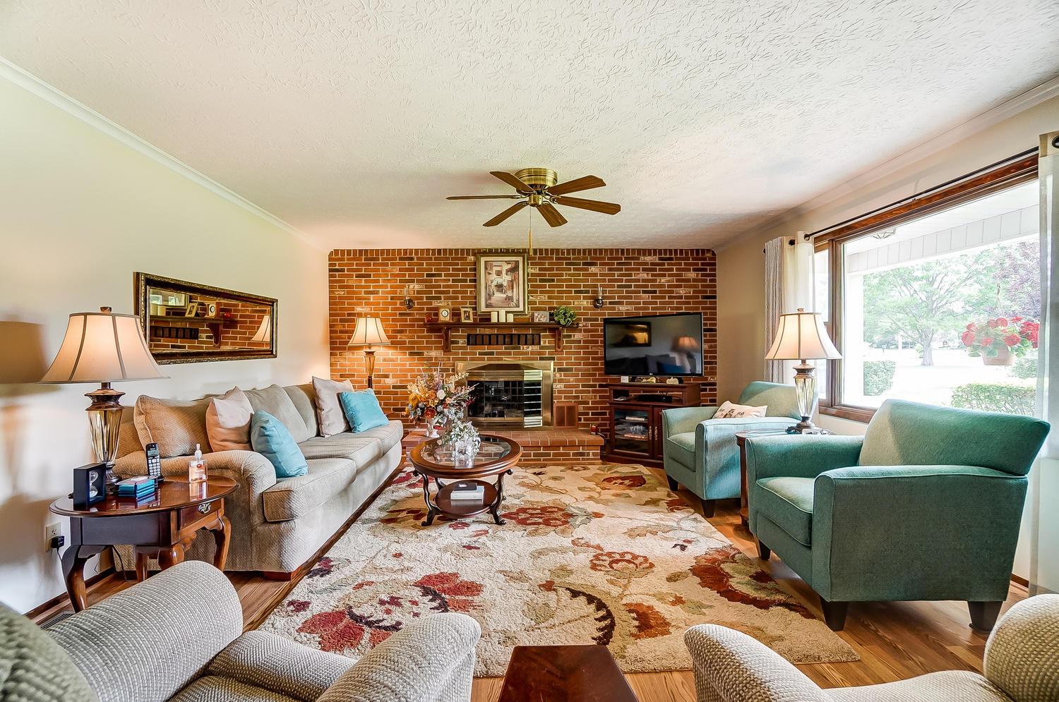 255 South Hempstead Road Westerville, OH 43081 - Photo 4 of 33 Gallery Image 4