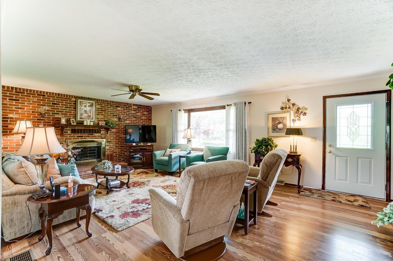 255 South Hempstead Road Westerville, OH 43081 - Photo 5 of 33 Gallery Image 5