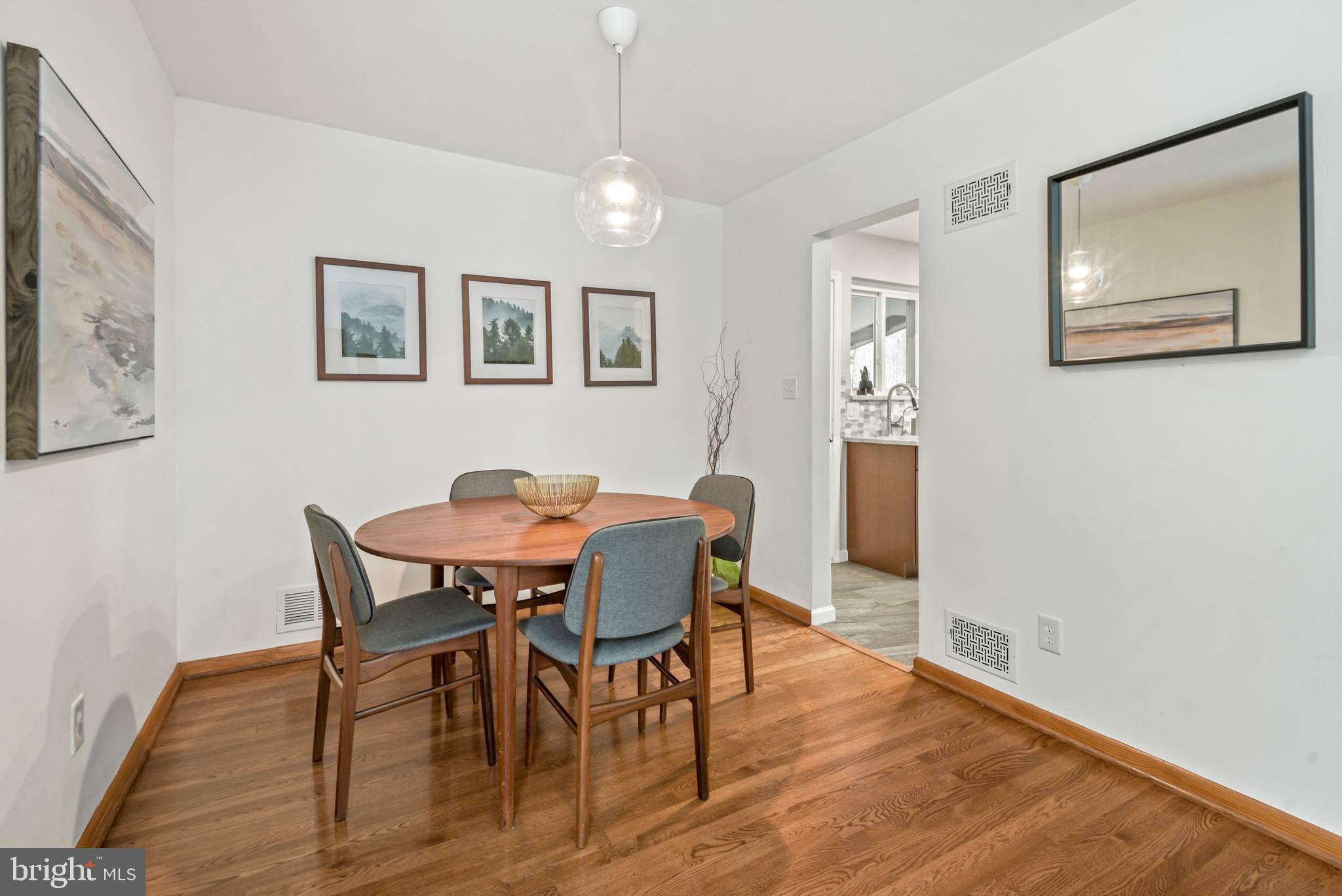 10015 Menlo Avenue Silver Spring, MD 20910 - Photo 13 of 29 Dining area