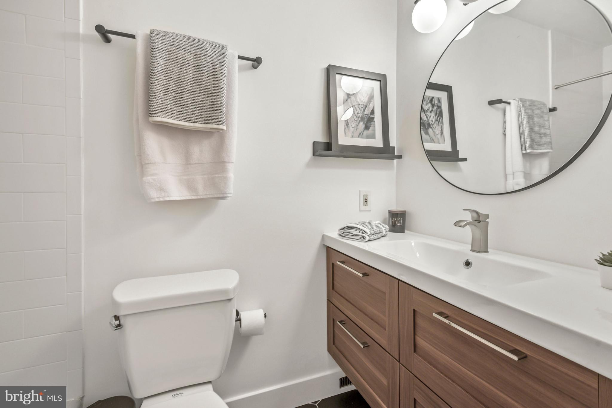 10015 Menlo Avenue Silver Spring, MD 20910 - Photo 18 of 29 Hall full bath