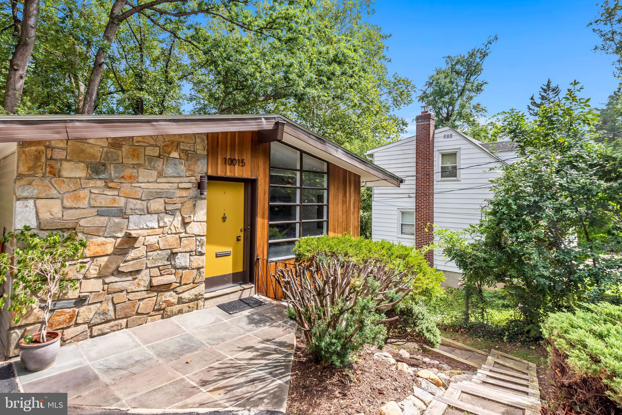 10015 Menlo Avenue Silver Spring, MD 20910 - Photo 3 of 29 Front entrance