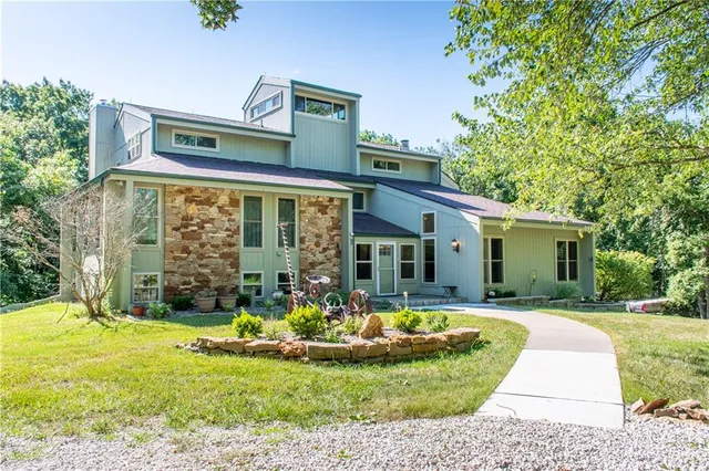 $1,395,000 | 1150 Southwest 700th Road, Holden, MO 64040