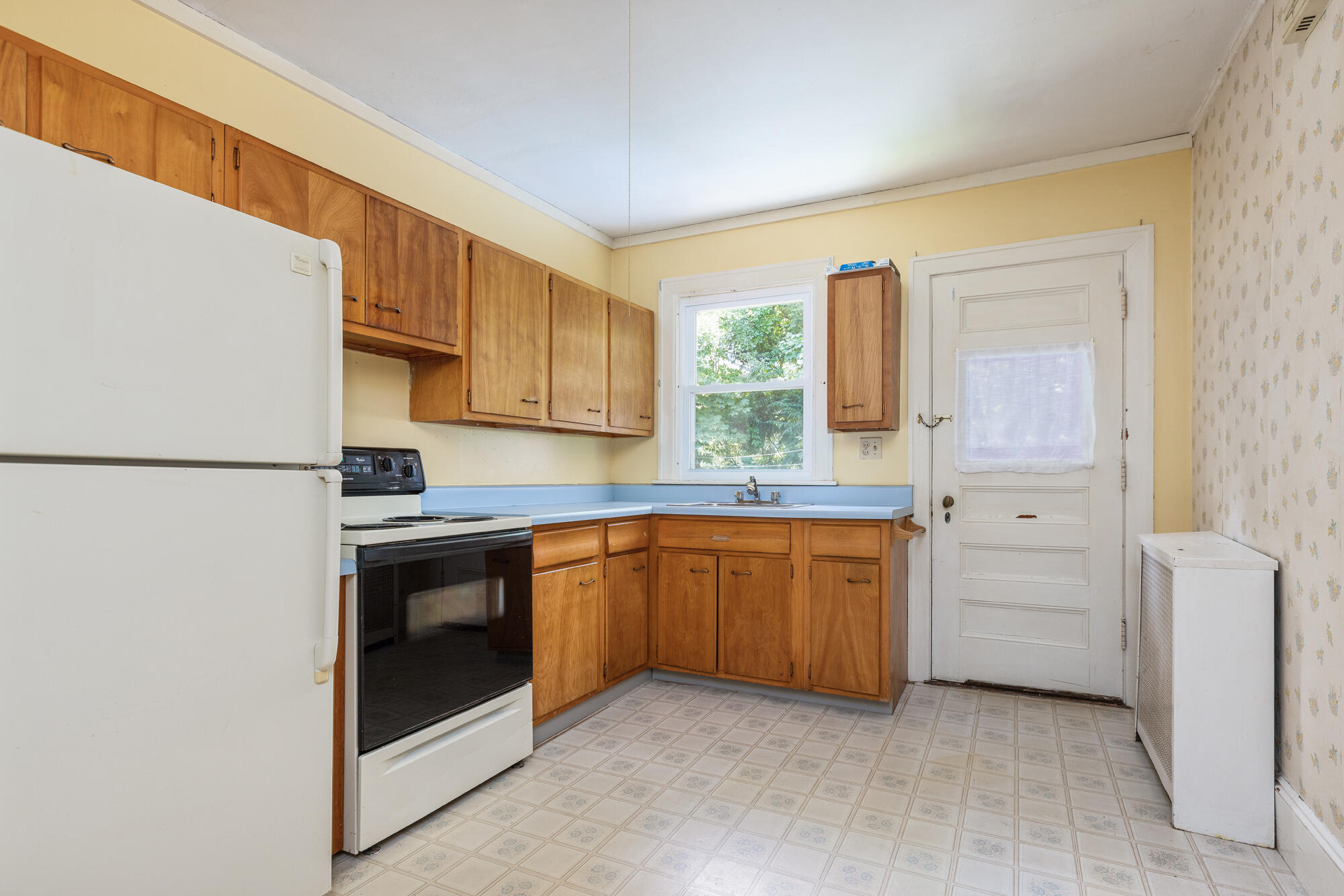4-6 Elmwood Road Cape Elizabeth, ME 04107 - Photo 18 of 48 4 Elmwood _W5_010