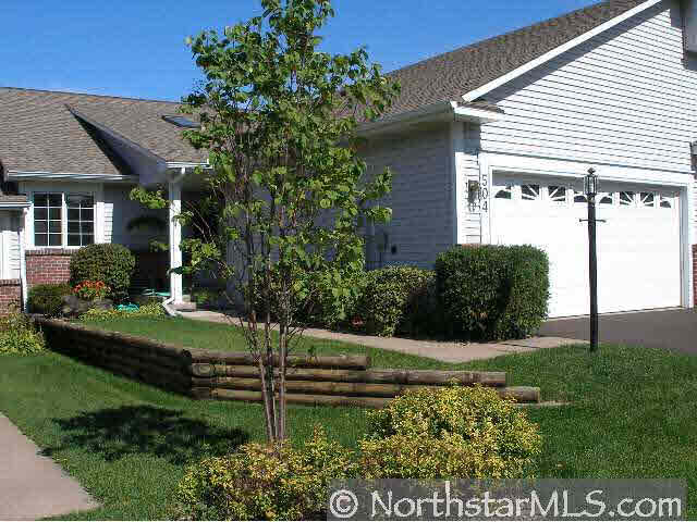 504 Deer Ridge Lane South Maplewood, MN 55119 - Photo 1 of 10 Gallery Image 1