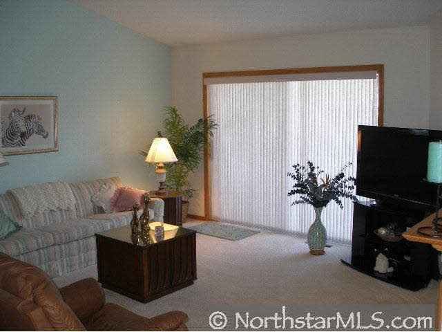 504 Deer Ridge Lane South Maplewood, MN 55119 - Photo 3 of 10 Gallery Image 3