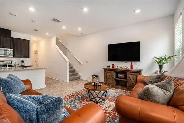 $3,200 | 1105 Lady Gouldian Court, Tampa, FL 33613