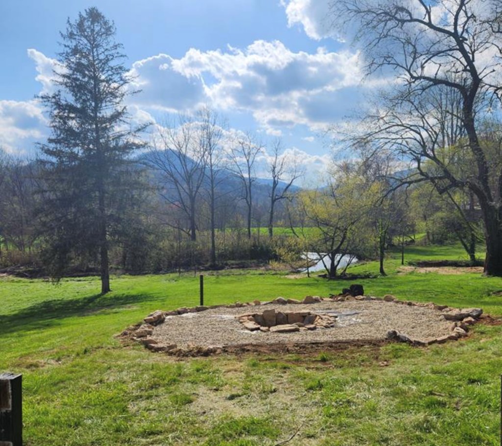 1000 Wayah Road Franklin, NC 28734 - Photo 3 of 35 Gallery Image 3