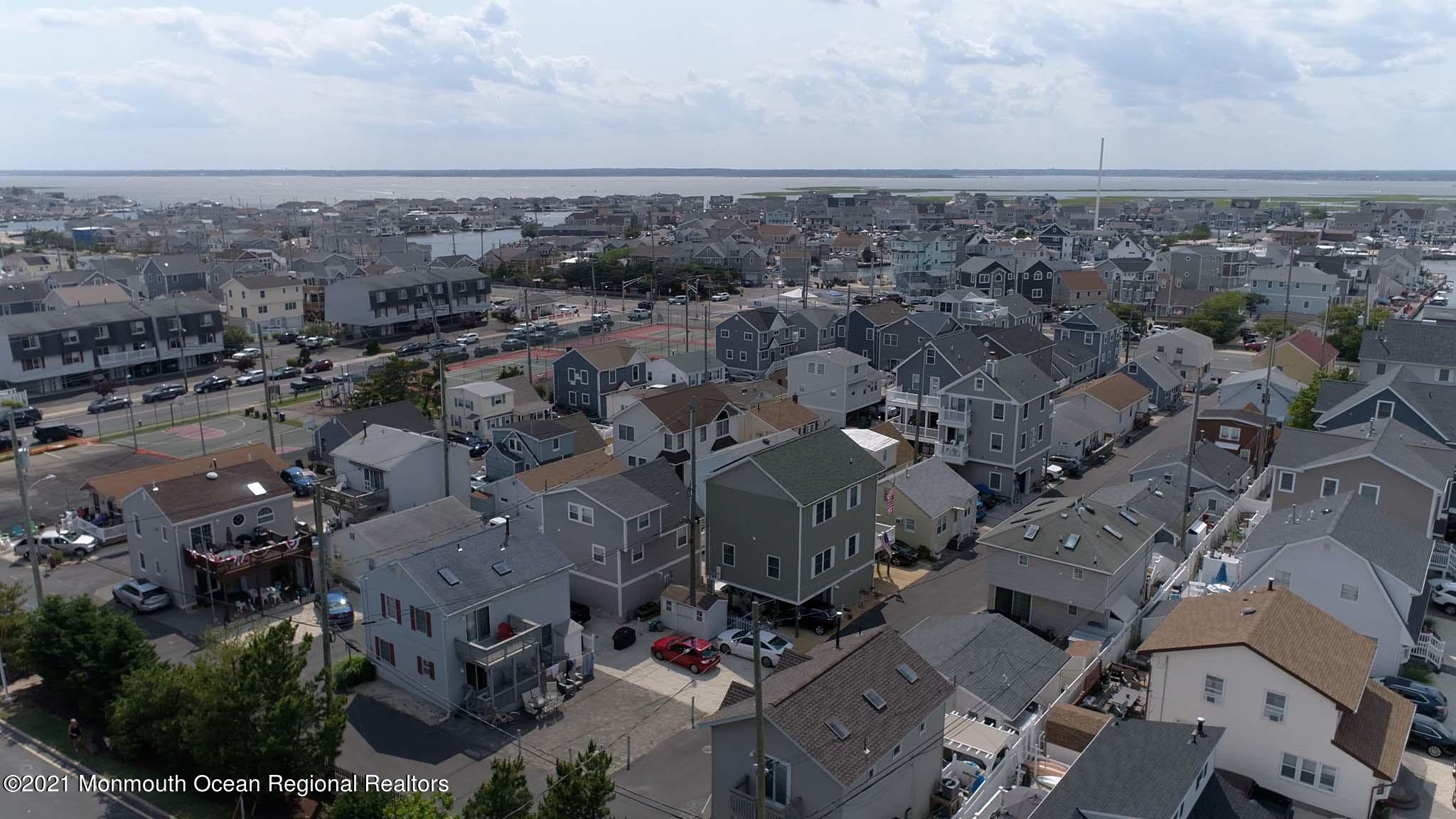 101 South Bayside Road Lavallette, NJ 08735 - Photo 4 of 54 05